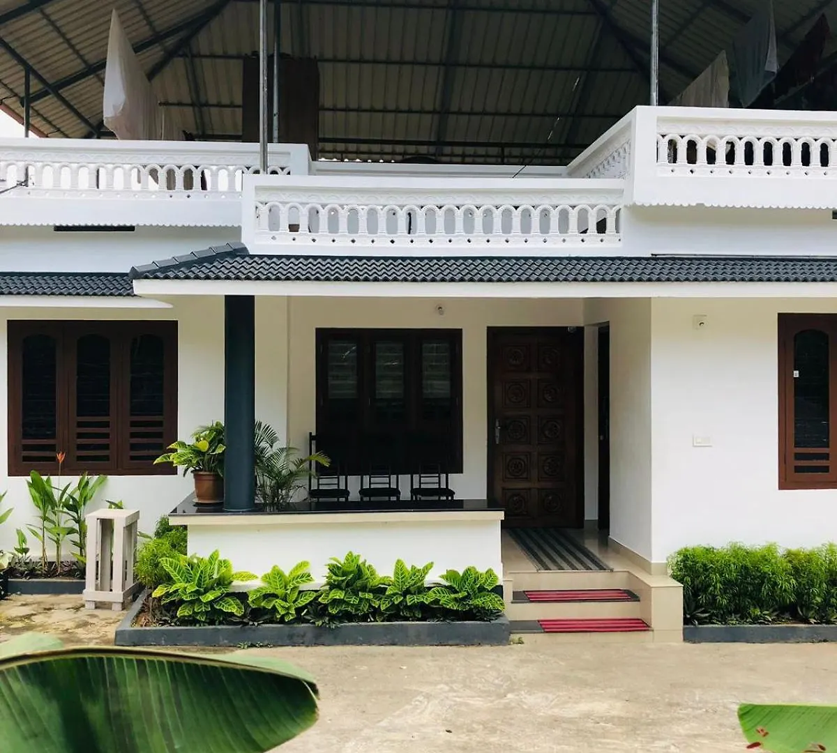 Homestay Holiday Villa - The Quarry Lake Kalpetta